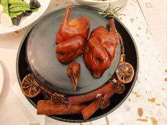 玻璃皮润烧乳鸽-大树餐厅(环球港店)