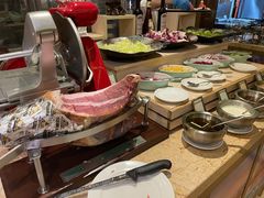 自助取餐区-大中华希尔顿酒店-念自助餐·嗨啤·小龙虾
