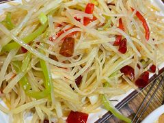 私房酸辣土豆丝-红尘酒肉小馆