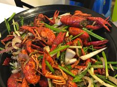 -虾弄弄海派小龙虾·牛羊蝎子火锅