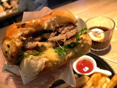 芝心手打牛肉堡-龙治汉堡(中华城店)