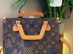 -华夏典当行(龙德广场店)