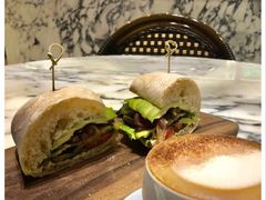 牛油果三明治&nbsp;卡布奇诺-WHEAT&BAKER-麥(凯德来福士店)