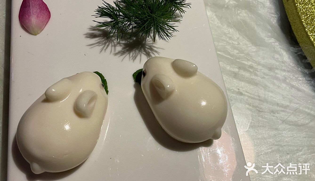 说是必点的，小朋友们撕的可开心了。总体来说还不错