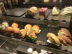 -星巴克臻选(莘庄仲盛店)