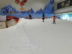 -乔波室内滑雪场