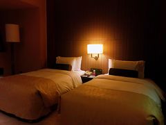 -上海滴水湖皇冠假日酒店