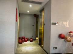 -潮漫酒店(北京通州环球度假区临河里地铁站店)