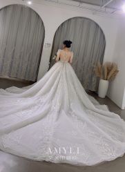 -艾米丽婚纱礼服