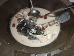 -咕嘟草帽鱼·牛奶一样的鲜鱼汤(天鹅湖万达广场店)