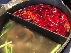草本鸳鸯锅-盡膳口福跷脚牛肉火锅(晶耀前滩店)