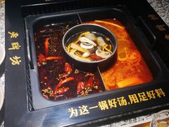 -老牌坊云南鱼豆花火锅(哈西万达店)