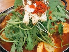 土豆排骨火锅-喇喇排骨火锅·传统韩式脊骨汤(望京西园总店)