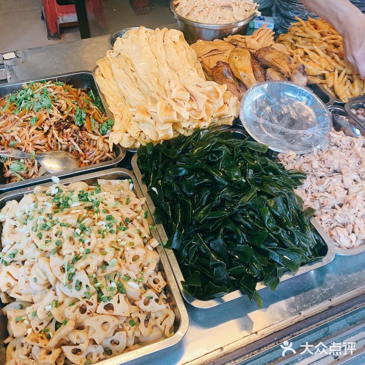 惊艳！巷子里的凉拌卤菜、桂林米粉