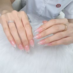 -七彩虹美甲美睫 半永久