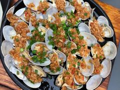 铁板花甲-何师烧烤Pro ·江湖川菜·小龙虾·精酿(太古里旗舰店)