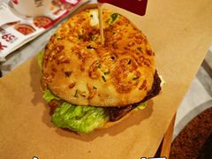 招牌秘制鸡腿堡-必胜客(瑞虹店)