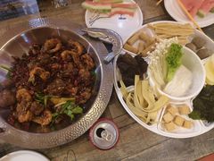 -鸡遇虾煲干锅火锅(小寨金莎店)