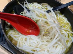 酸菜鱼米线-灵芝妹子海鲜米线(香炉礁山姆店)