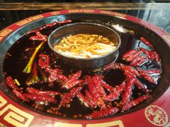 牛油鸳鸯锅-矮板凳老火锅(宽窄巷子店)