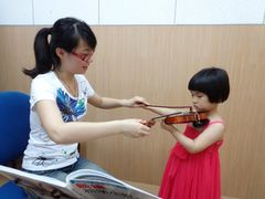 -柏斯音乐艺术中心·钢琴·吉他(上音店)