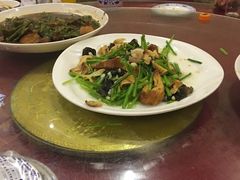 -鑫渔港海鲜本地菜·山海关浑锅(东戴河店)