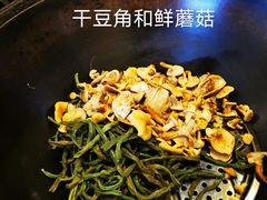 -粘豆包铁锅炖二部(温泉街店)