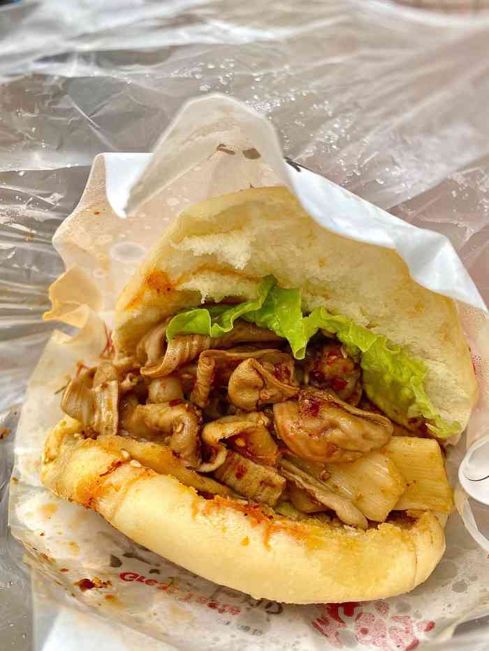 鸭肚卷饼-"最近这家店在短视频上很火啊,正合适离我比.