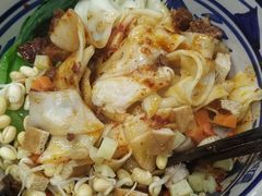 油泼哨子面-陕老顺肉夹馍油泼面(湖东店)