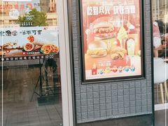 门面-肯德基(临泉大润发店)