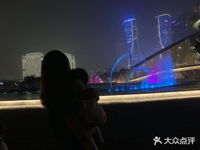 钱江新城灯光秀图片