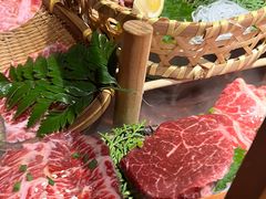 -山川小町·极番烧肉(新地假日广场店)