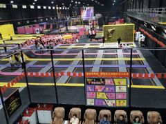 -嘿哟动霸CHUA·新潮玩运动娱乐中心·蹦床滑冰团建乐园