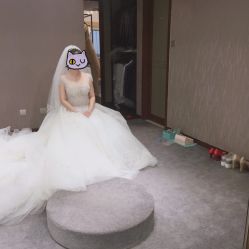 -拉瑞娜LaReine婚纱礼服高级定制