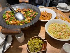 -聚鑫朋酸菜肥肠(文艺路口店)