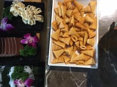 -三人行骨头王火锅(长寿店)