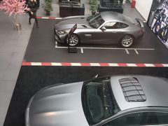 -上海星瀚奔驰4S店(红柳路店)