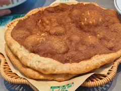 刚出锅的油饼-黑窑厂糖油饼烤鸭·清真菜(旗舰店)