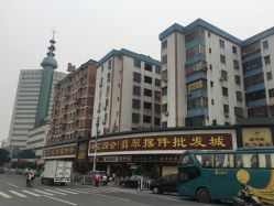 天光墟对面的摆件城-天光墟市场