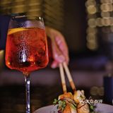 外滩超好看露台小酒馆，喝喝酒，吹吹风~