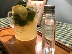 双柠檬薄荷气泡水-荏苒