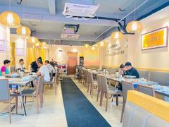 大堂-胡须佬鸡煲四季火锅店(石厦西村直营店)