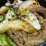 特别多人，即便人如此之多，每一层的服务依旧很到位