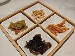 开胃小菜-炆艺乳鸽·煲仔饭大排档(望京来广营店)