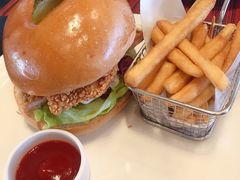 -WOLFGANG PUCK KITCHEN & BAR(迪士尼小镇店)