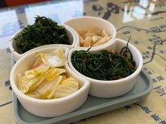 沙葱苜蓿宫格-壹阁胡羊焖饼(特色小吃街店)