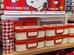 -名创优品(广州萝岗万达广场店)