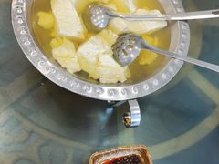 -石磨豆花家常菜·牦牛排土火锅