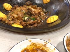 -小火炕铁锅炖鱼