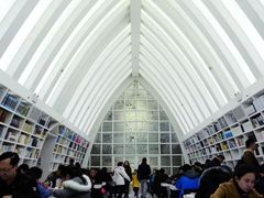 -钟书阁(松江泰晤士小镇店)